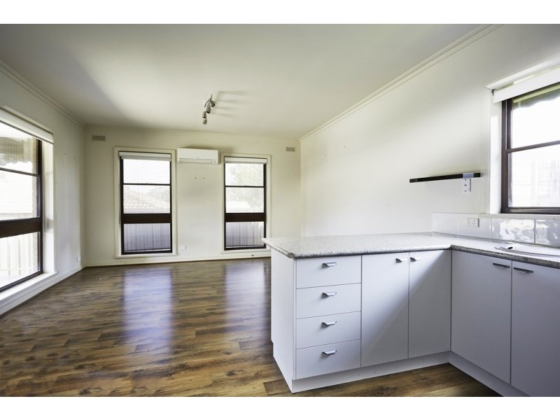 1/5 Clarence Avenue, Kennington VIC 3550