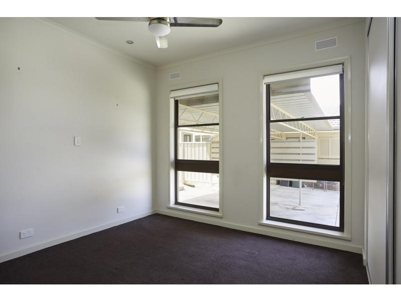 1/5 Clarence Avenue, Kennington VIC 3550