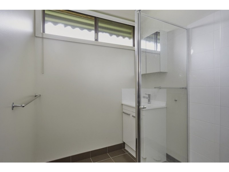 1/5 Clarence Avenue, Kennington VIC 3550