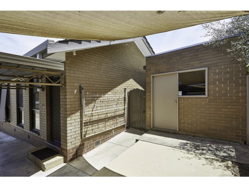 1/5 Clarence Avenue, Kennington VIC 3550