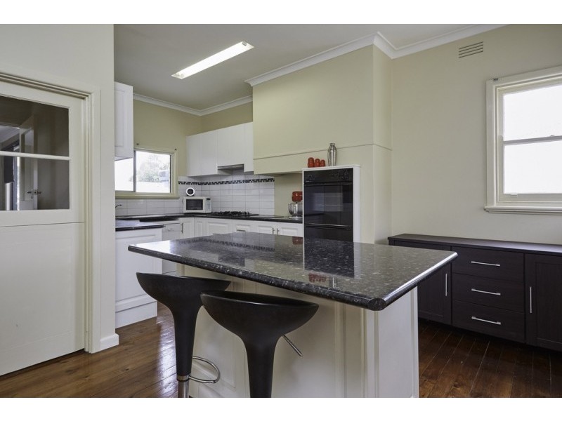 384 Eaglehawk Road, Eaglehawk VIC 3556