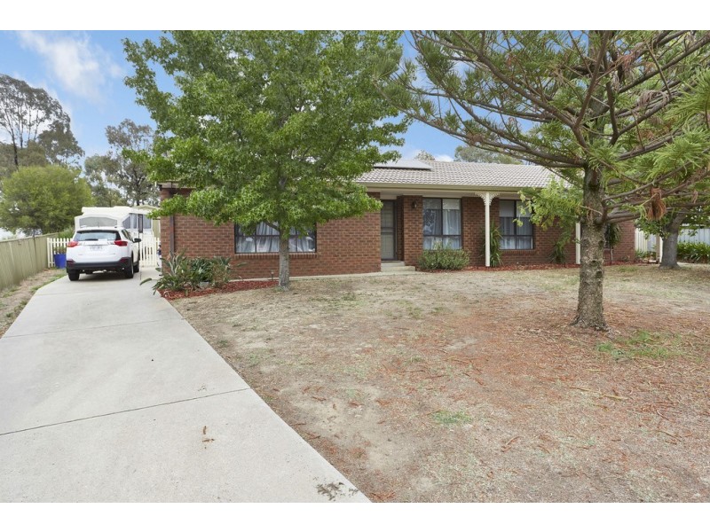 6 Billola Court, Eaglehawk VIC 3556