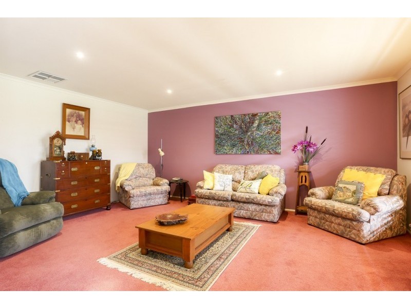 46 Pattison Drive, Kangaroo Flat VIC 3555