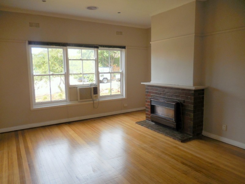 3 Churchill Avenue, Flora Hill VIC 3550