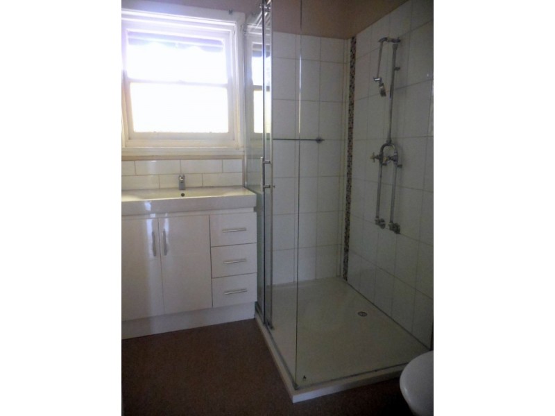 3 Churchill Avenue, Flora Hill VIC 3550