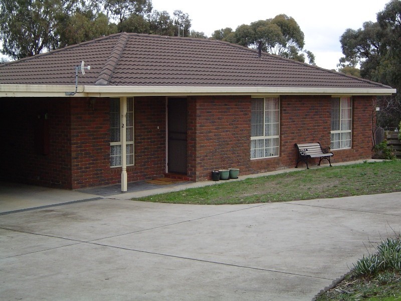 2/8 Biggs Court, Flora Hill VIC 3550