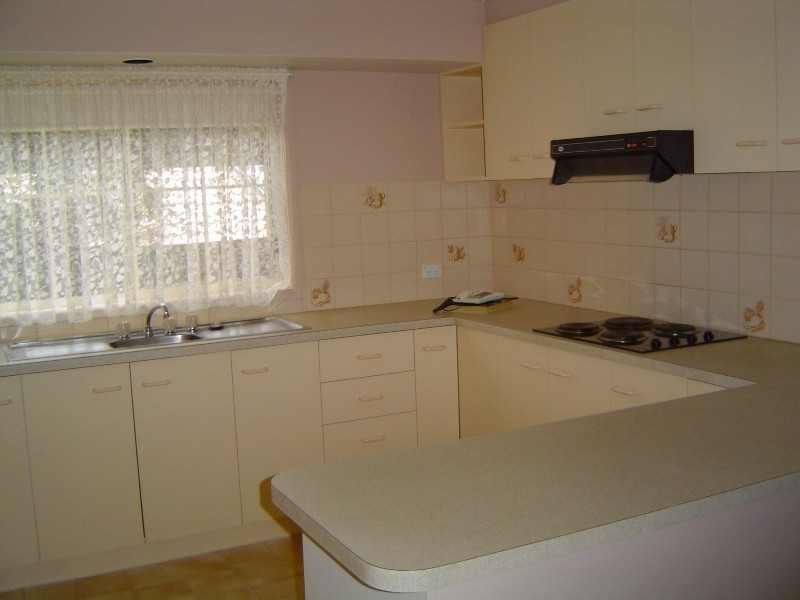 2/8 Biggs Court, Flora Hill VIC 3550