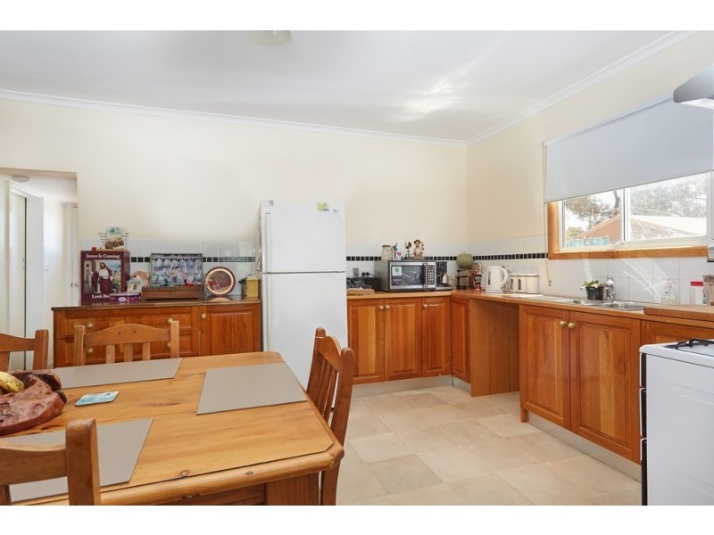 33 Railway Street, Kangaroo Flat VIC 3555