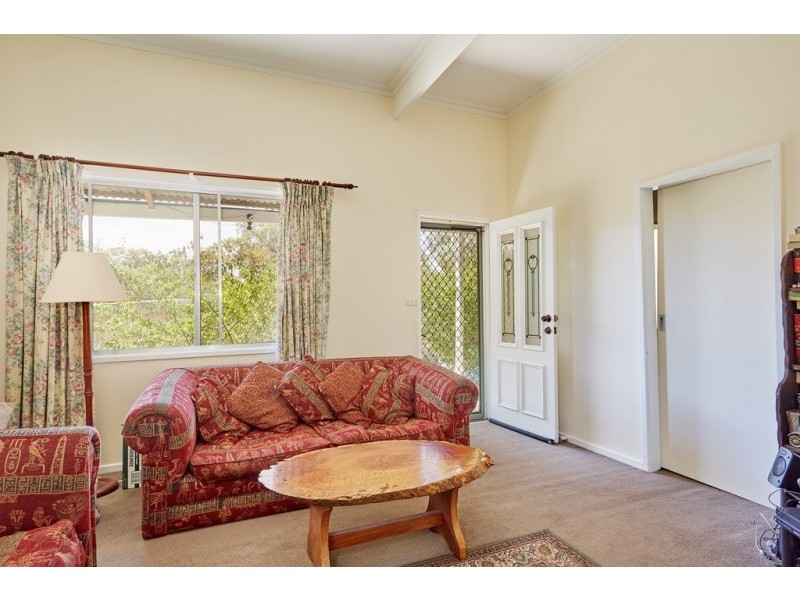 33 Railway Street, Kangaroo Flat VIC 3555