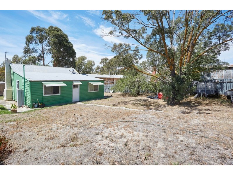 33 Railway Street, Kangaroo Flat VIC 3555