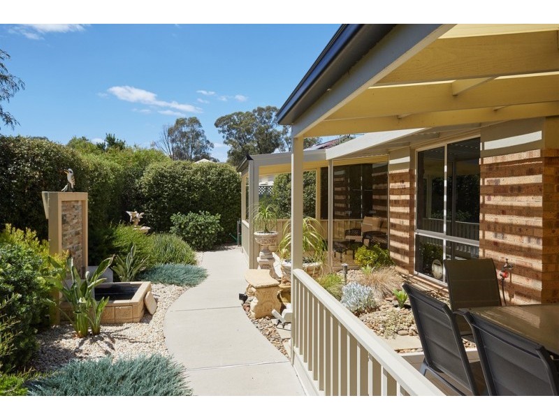 4 Tatiana Close, Kennington VIC 3550
