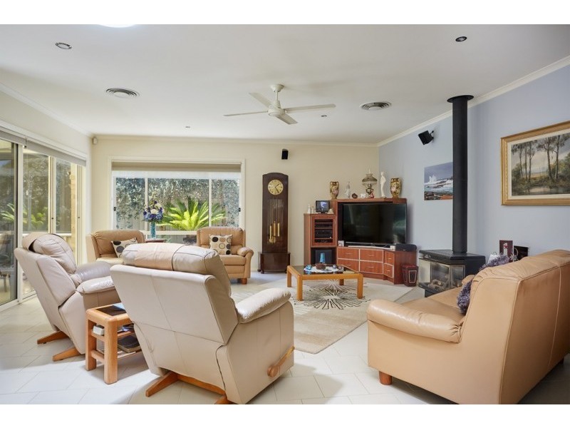 4 Tatiana Close, Kennington VIC 3550