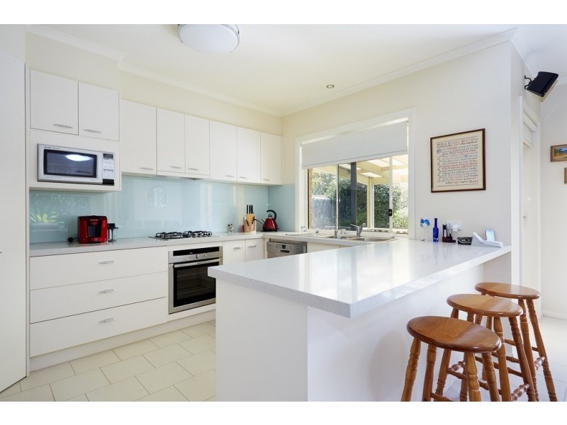 4 Tatiana Close, Kennington VIC 3550