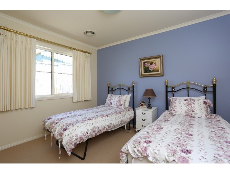 4 Tatiana Close, Kennington VIC 3550