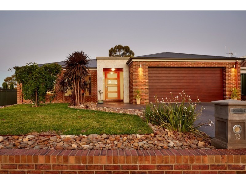 13 Janelle Drive, Maiden Gully VIC 3551