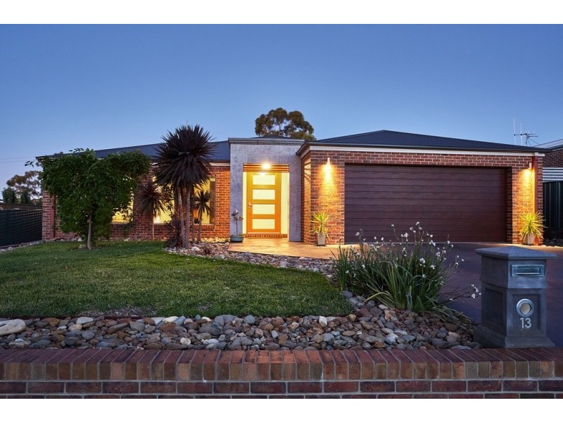 13 Janelle Drive, Maiden Gully VIC 3551