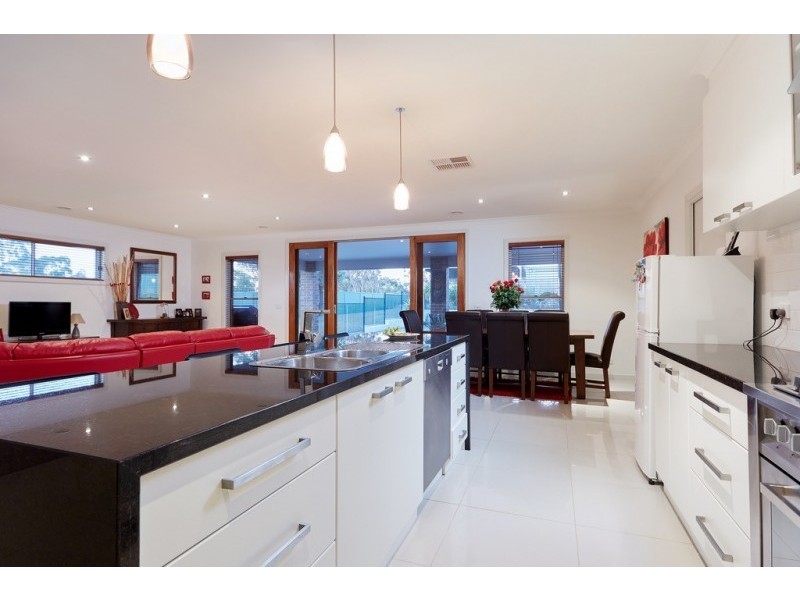 13 Janelle Drive, Maiden Gully VIC 3551