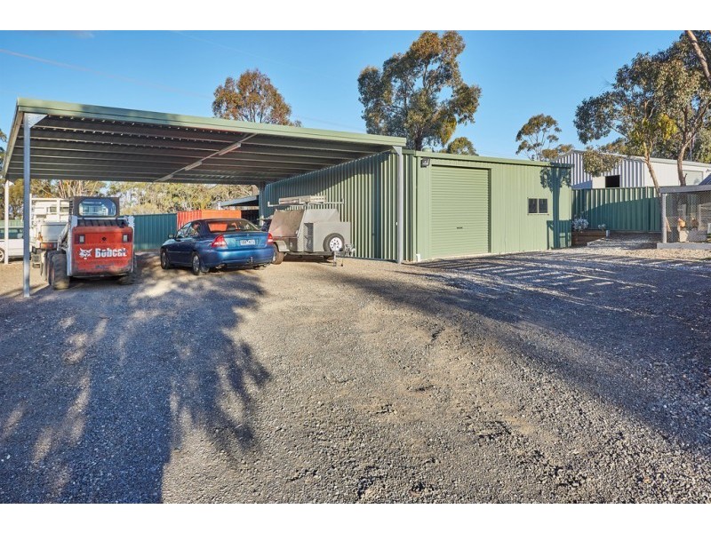 13 Janelle Drive, Maiden Gully VIC 3551