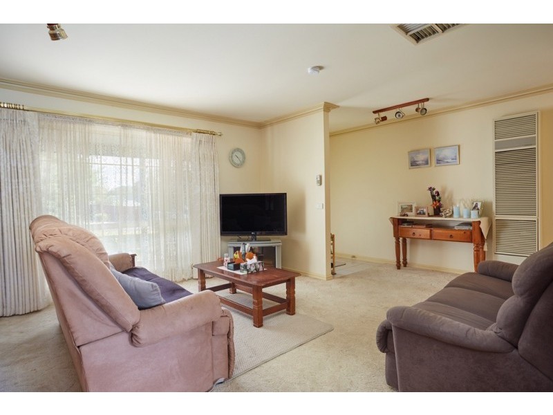 1 Noel Place, Spring Gully VIC 3550