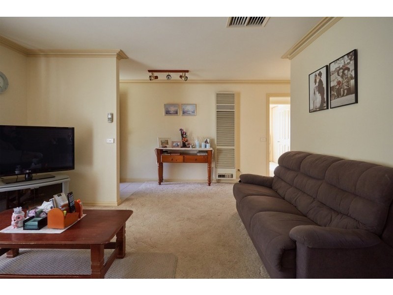 1 Noel Place, Spring Gully VIC 3550