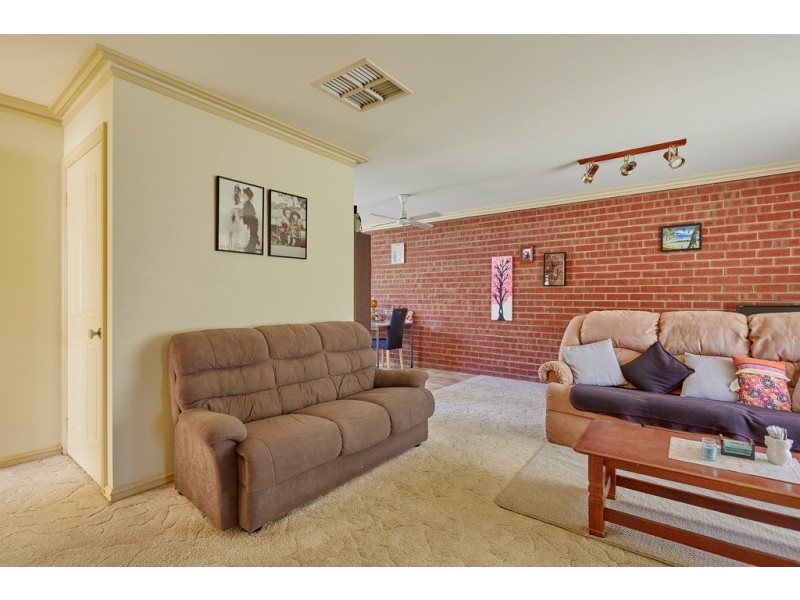 1 Noel Place, Spring Gully VIC 3550