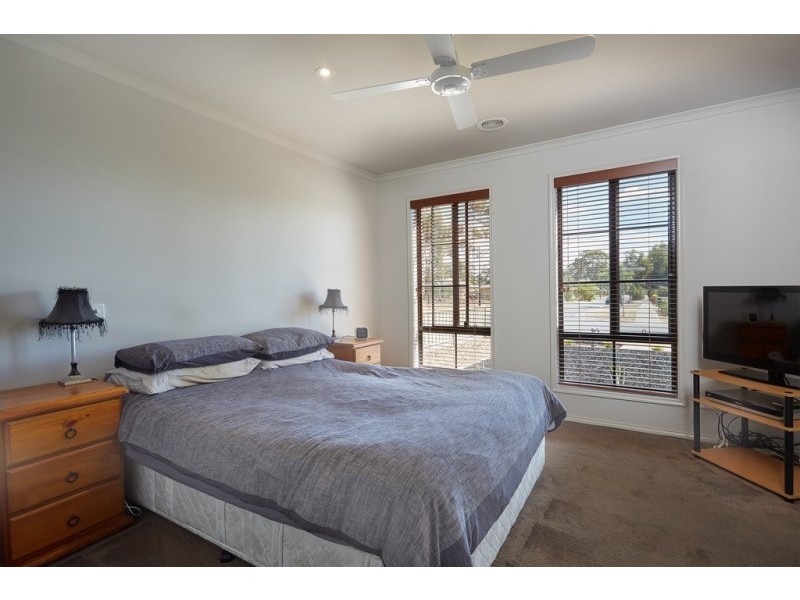 29 Greenview Circuit, Epsom VIC 3551