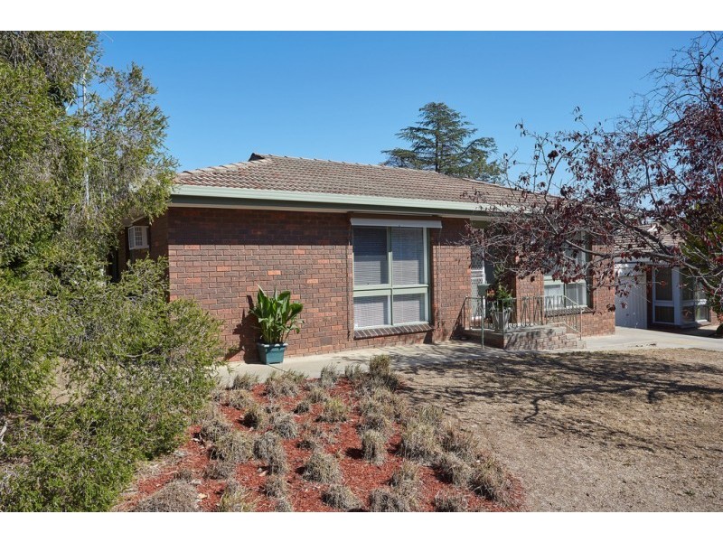 2/13 Dale Street, Kennington VIC 3550