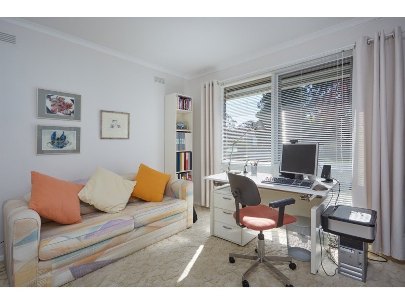 2/13 Dale Street, Kennington VIC 3550