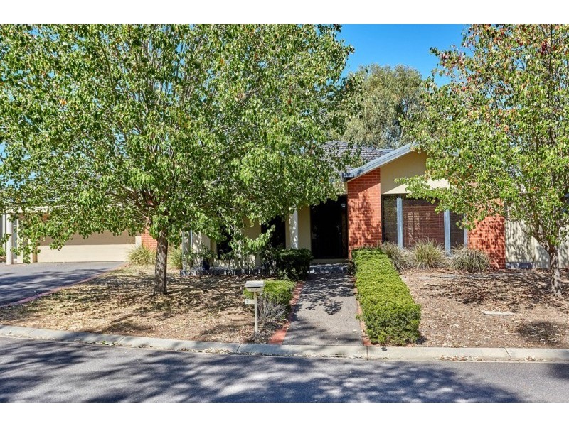 3 Grenoble Close, Spring Gully VIC 3550