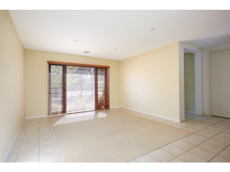 3 Grenoble Close, Spring Gully VIC 3550