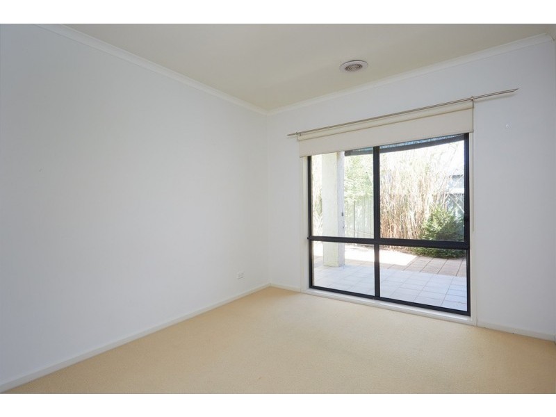 3 Grenoble Close, Spring Gully VIC 3550