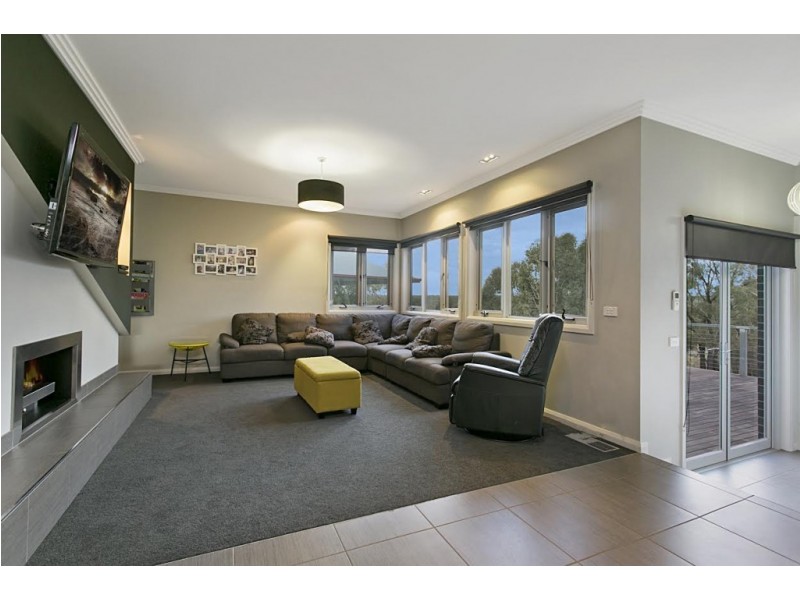 15 Kathleen Terrace, Maiden Gully VIC 3551