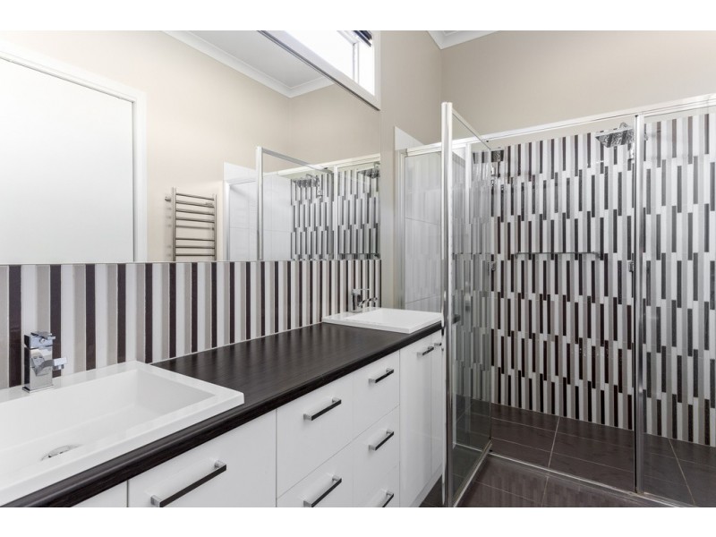 15 Kathleen Terrace, Maiden Gully VIC 3551