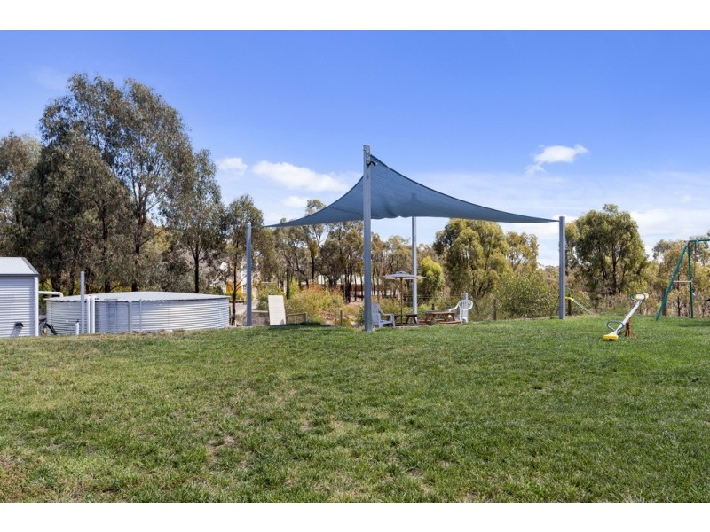 15 Kathleen Terrace, Maiden Gully VIC 3551