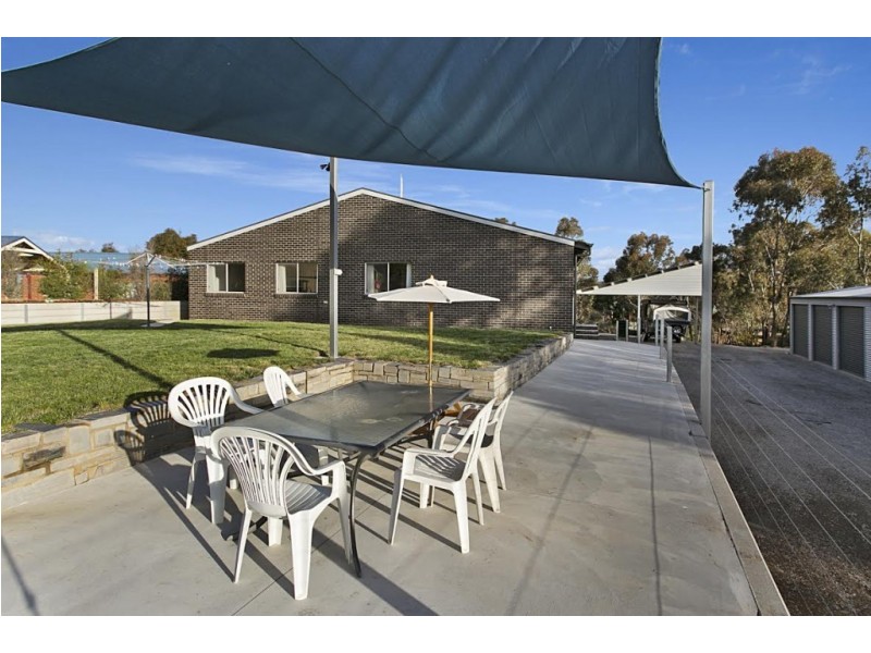 15 Kathleen Terrace, Maiden Gully VIC 3551