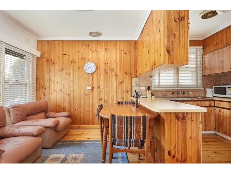 18 Wireless Street, Kangaroo Flat VIC 3555