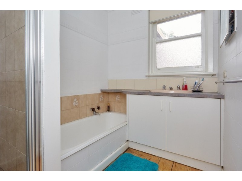 18 Wireless Street, Kangaroo Flat VIC 3555