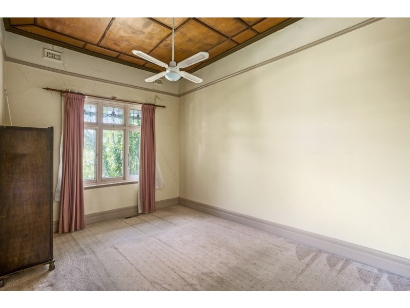 4 Pine Street, Quarry Hill VIC 3550