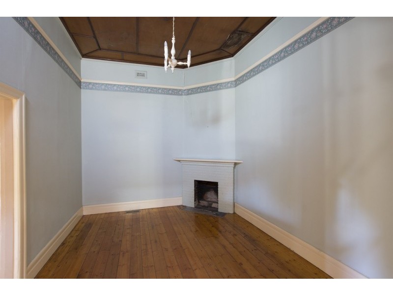 4 Pine Street, Quarry Hill VIC 3550