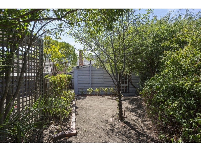 4 Pine Street, Quarry Hill VIC 3550