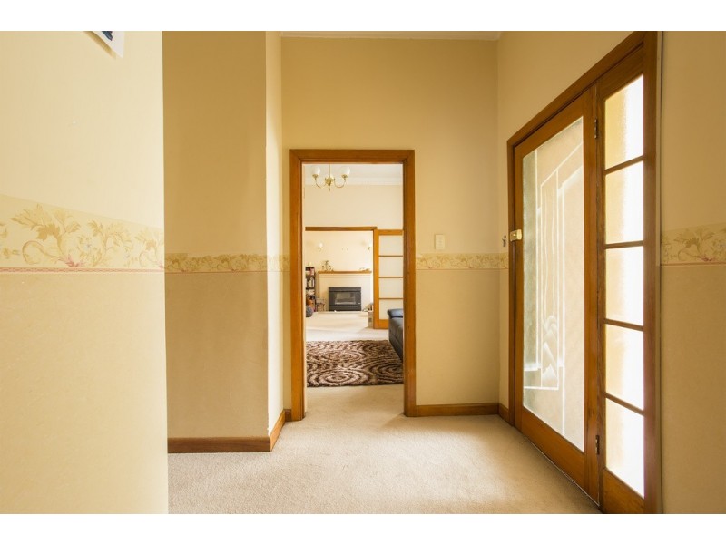 3 Lansell Street, Kangaroo Flat VIC 3555