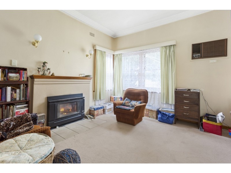 3 Lansell Street, Kangaroo Flat VIC 3555