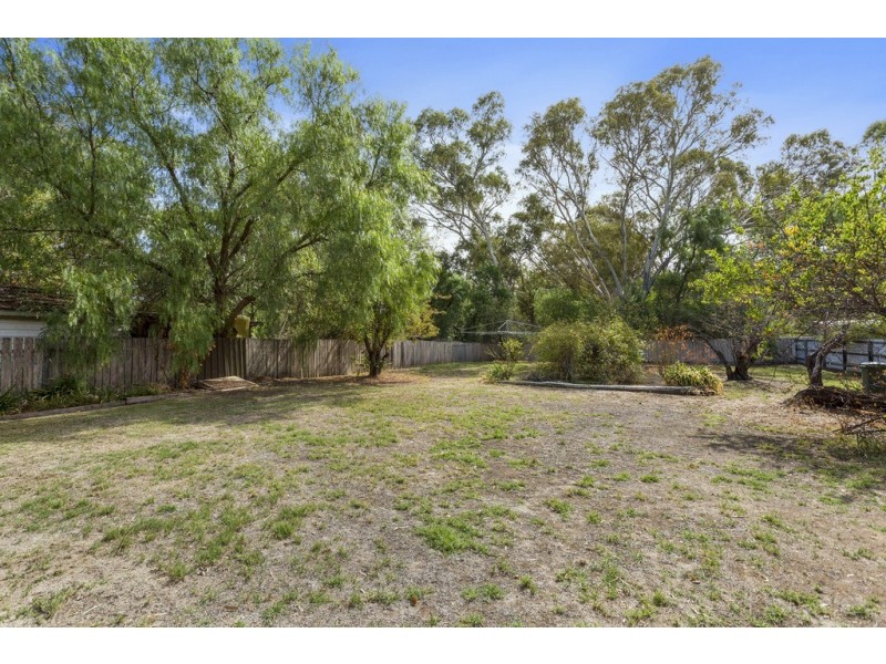 3 Lansell Street, Kangaroo Flat VIC 3555