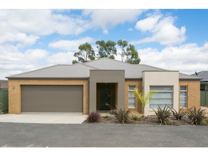 38 Highland Way, Maiden Gully VIC 3551