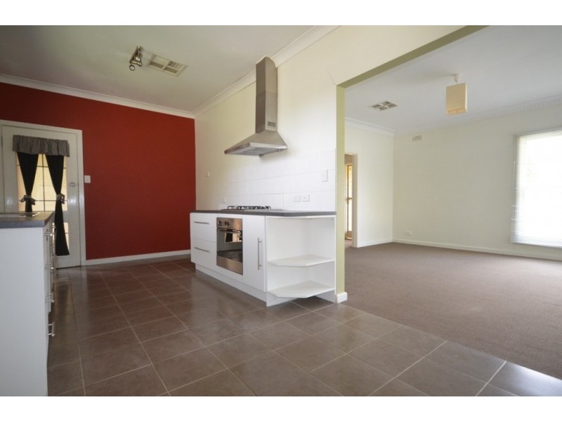 216 Neale Street, Flora Hill VIC 3550