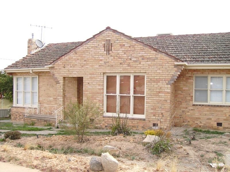 216 Neale Street, Flora Hill VIC 3550