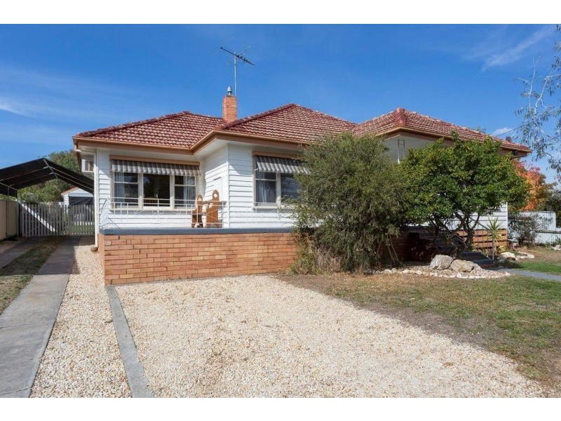 5 Benjamin Street, Kangaroo Flat VIC 3555