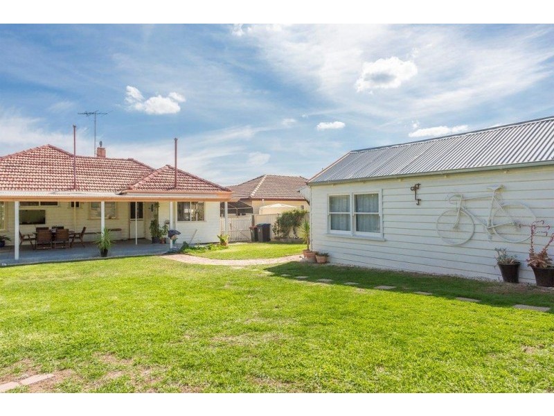 5 Benjamin Street, Kangaroo Flat VIC 3555