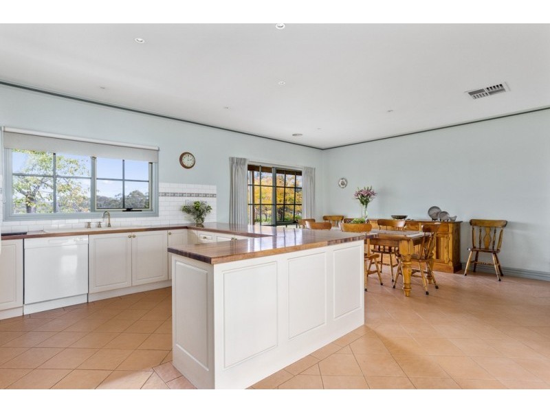 61 Sinclairs Road, Strathfieldsaye VIC 3551