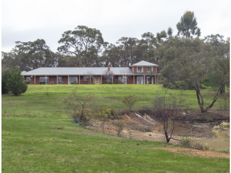 61 Sinclairs Road, Strathfieldsaye VIC 3551